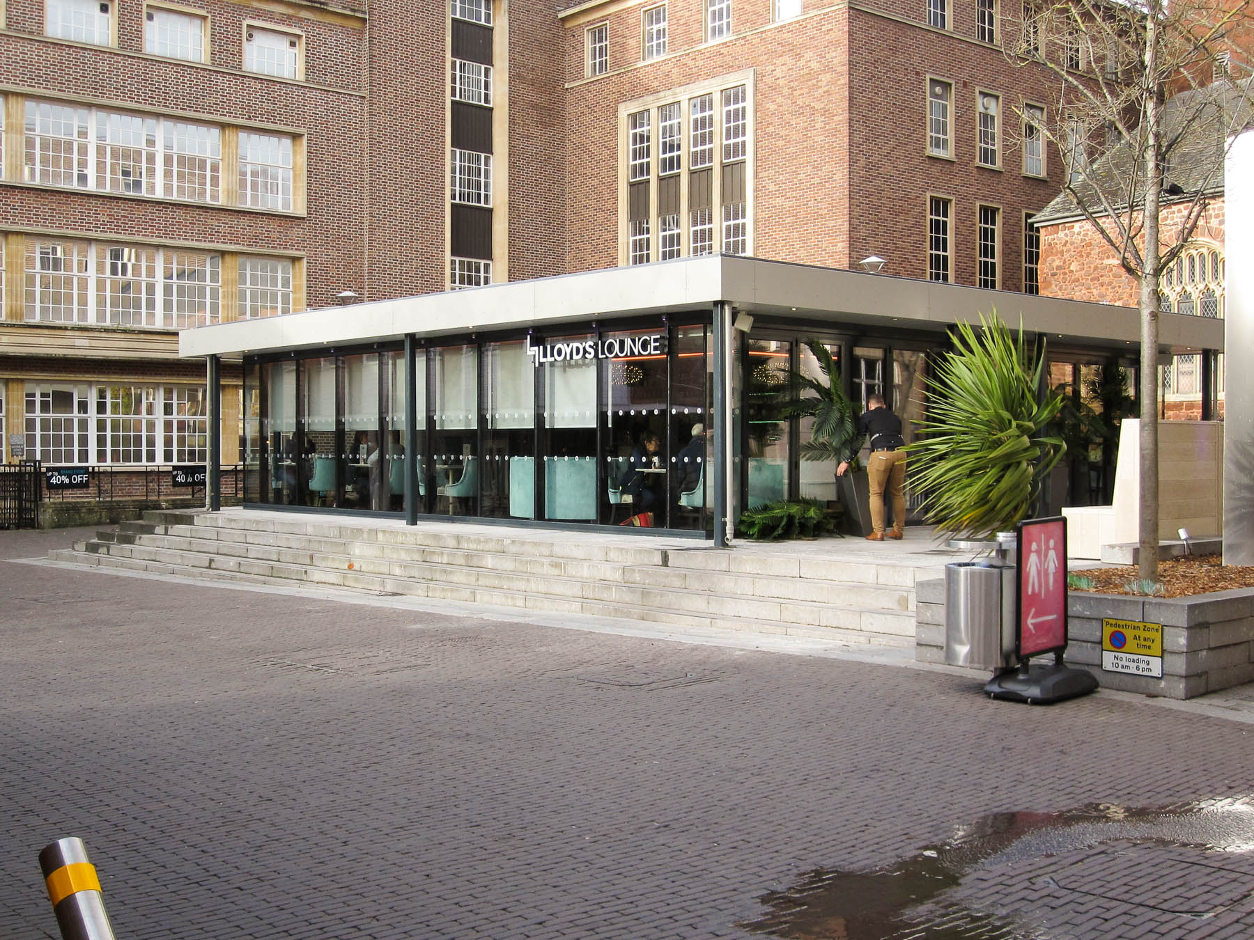 Lloyd's Lounge - Exeter